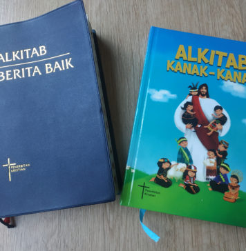 Siapakah yang menulis Alkitab?